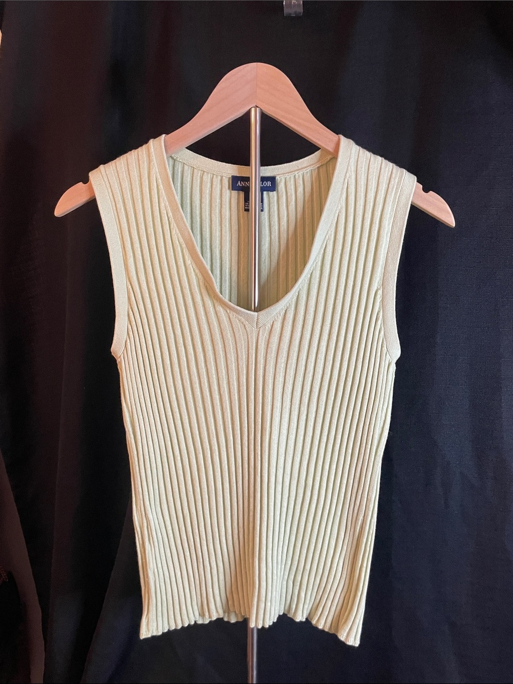 Ann Taylor Ribbed V-Neck Sleeveless Tank - Pale Green